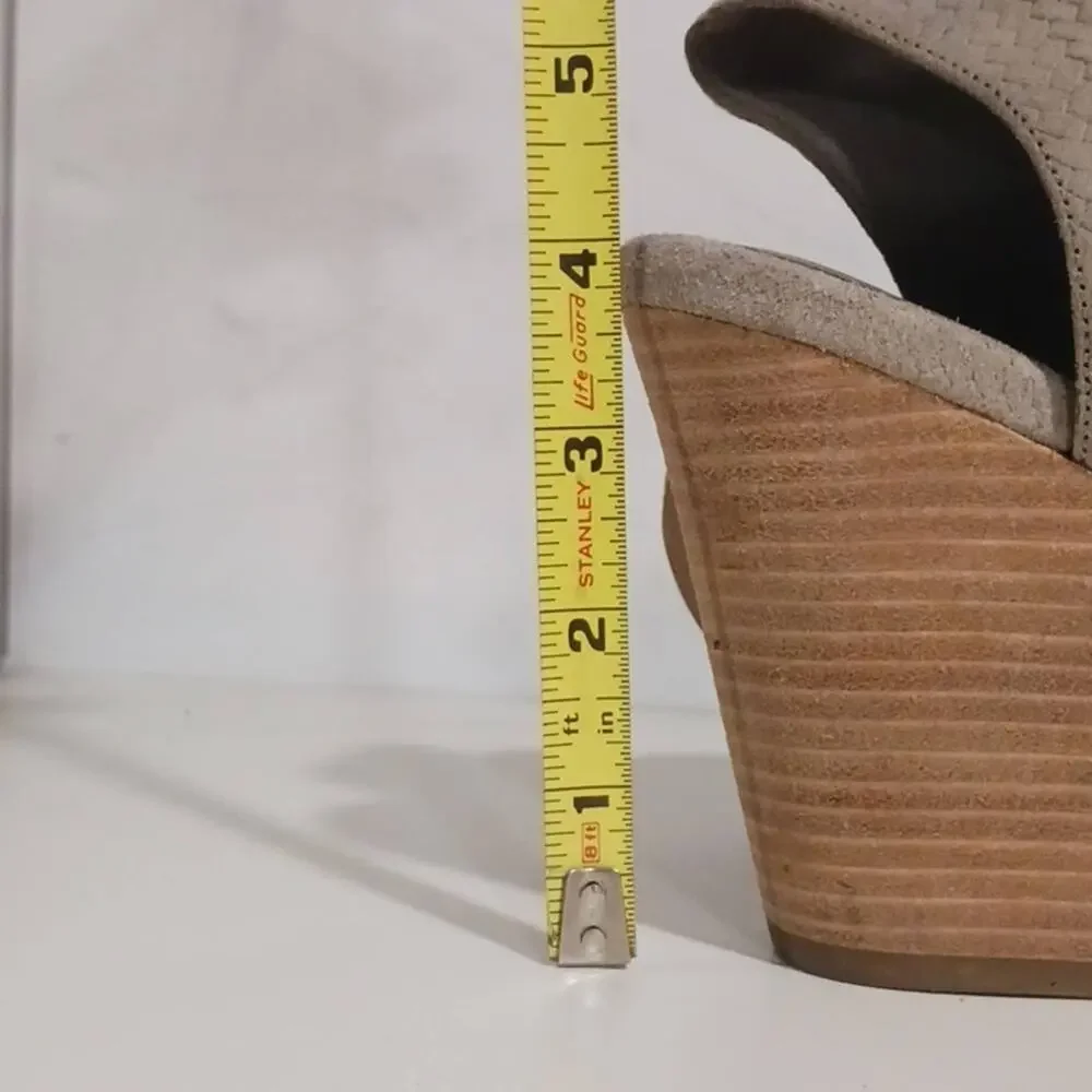 Eileen Fisher Taupe Thatched Suede Wood Stacked Statement heel size 9.5